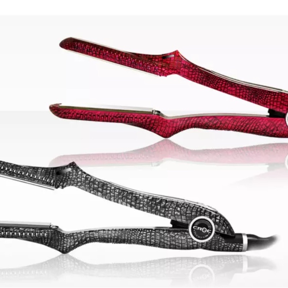 CROCS Dual-Texture Hair Straightener Set in Red and Black